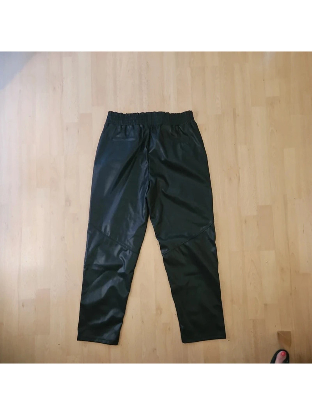 Black Pleather Leggings Loose Pull On Pants Elastic Waist 30x26.5 Crop Tapered